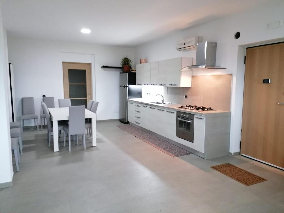 Villa Santoro Ai Tre Ulivi Con Piscina Privata Caiazzo Kültér fotó