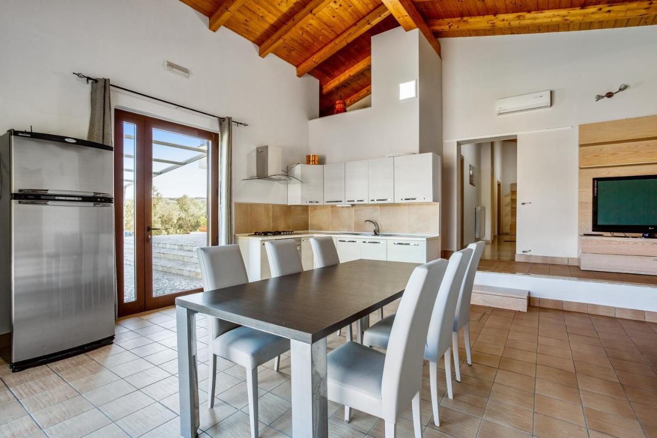 Villa Santoro Ai Tre Ulivi Con Piscina Privata Caiazzo Kültér fotó