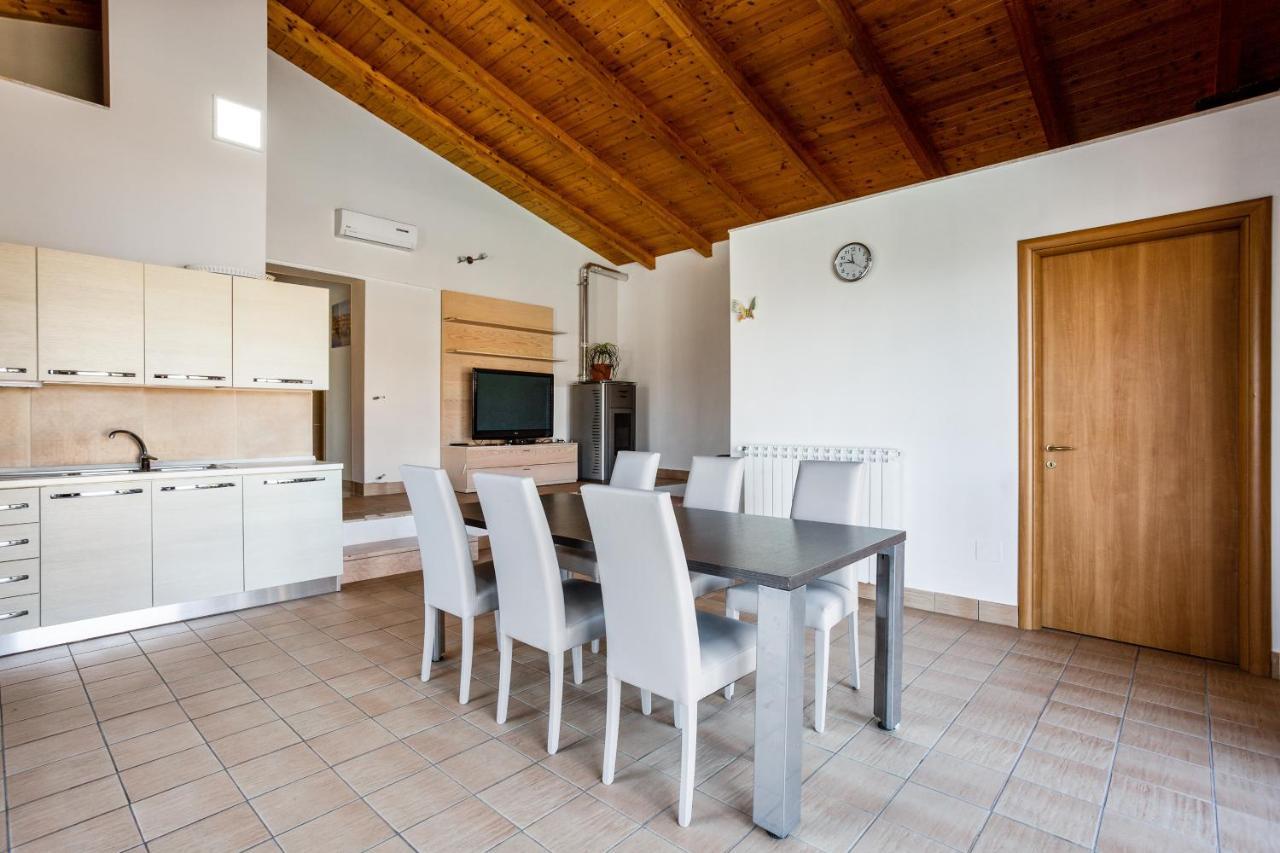 Villa Santoro Ai Tre Ulivi Con Piscina Privata Caiazzo Kültér fotó